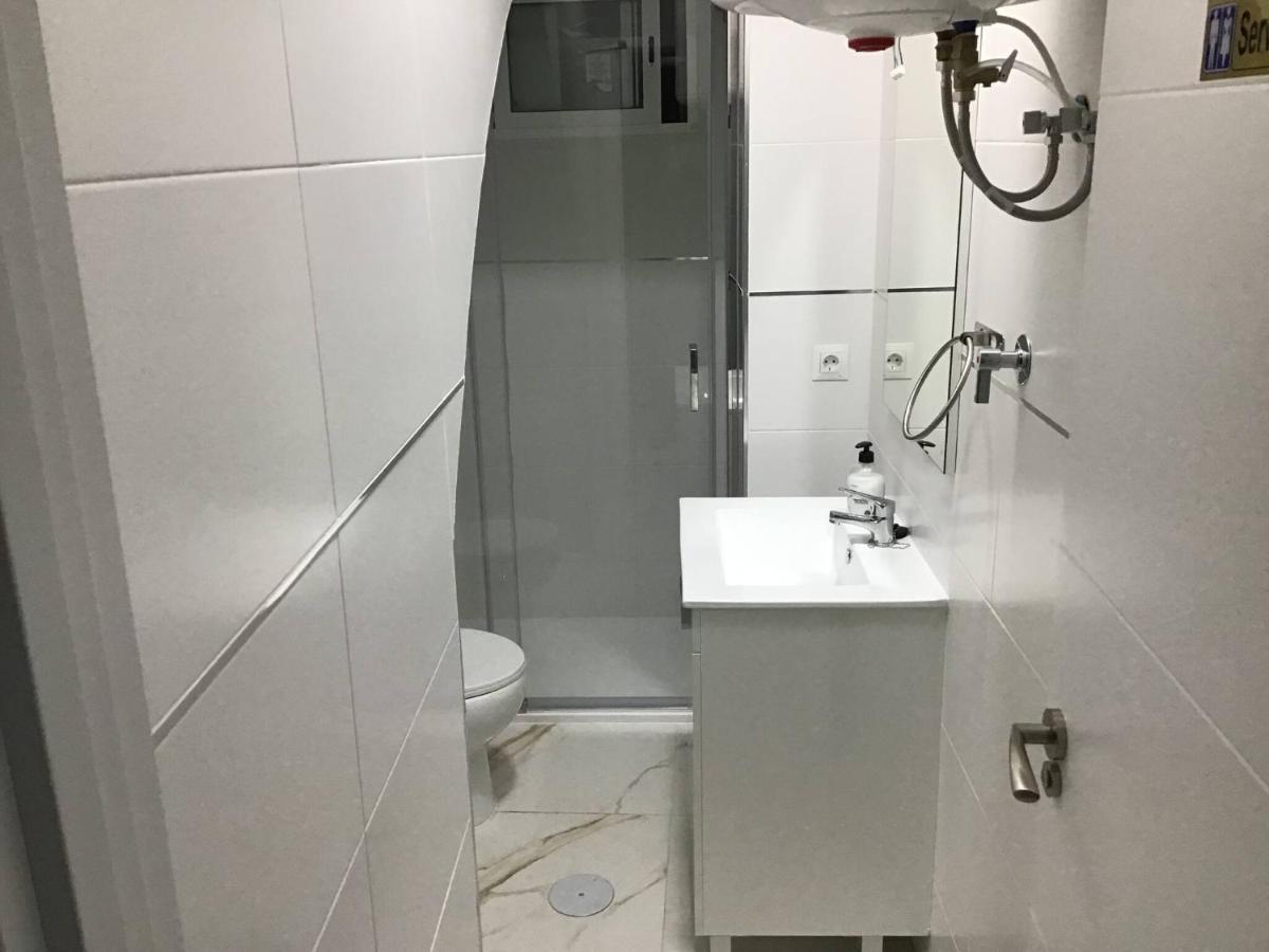 Room In Apartment - Habitacion Multiple 04 Carpetana มาดริด ภายนอก รูปภาพ