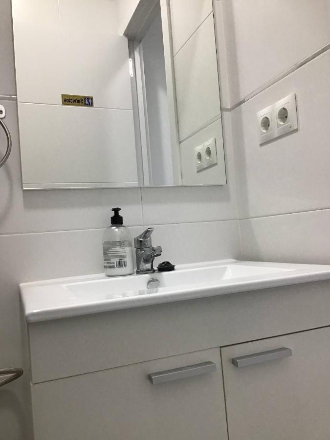 Room In Apartment - Habitacion Multiple 04 Carpetana มาดริด ภายนอก รูปภาพ